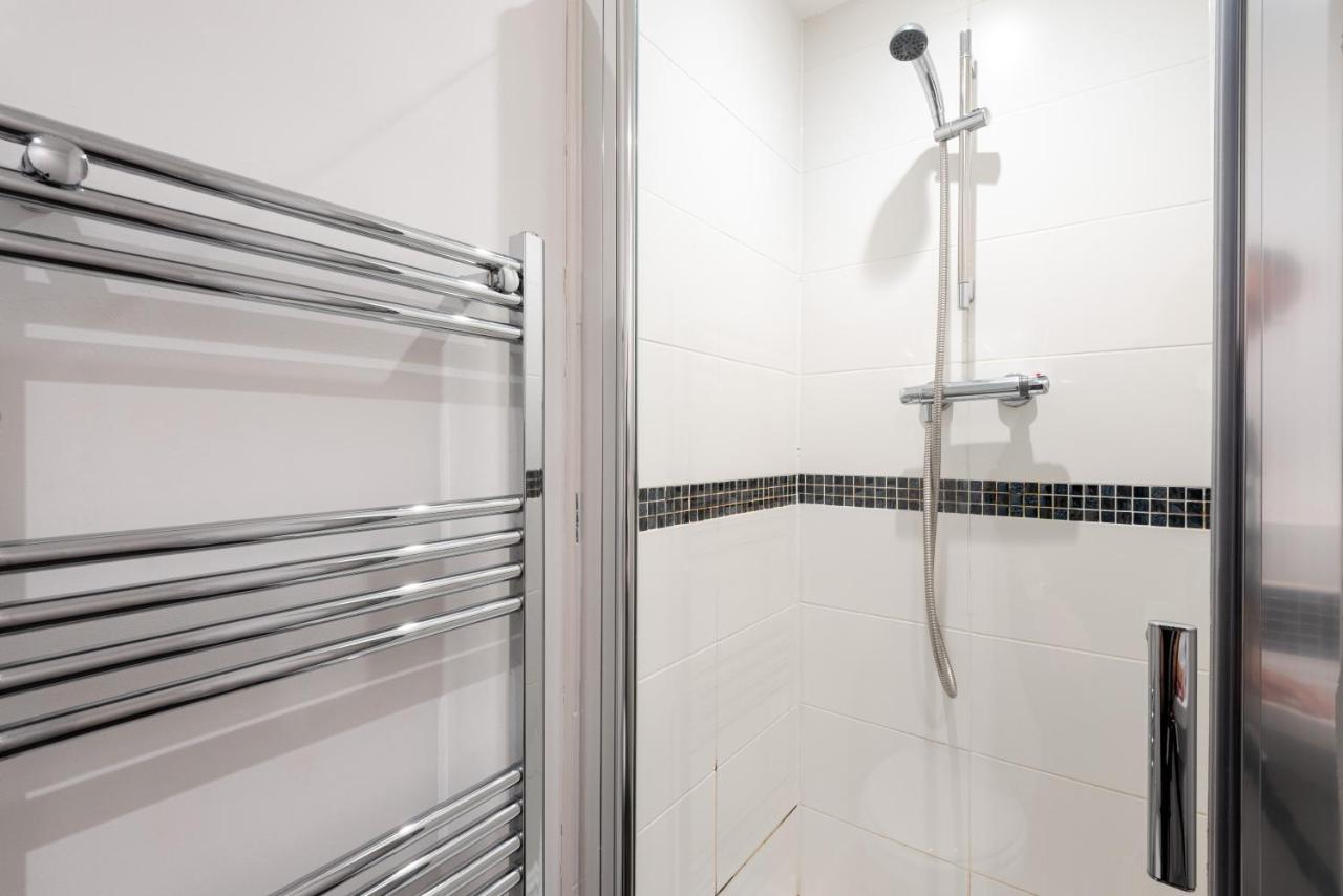 Parking - Spacious - Smart Tv - Self Checkin - Garden - King Derby Zewnętrze zdjęcie