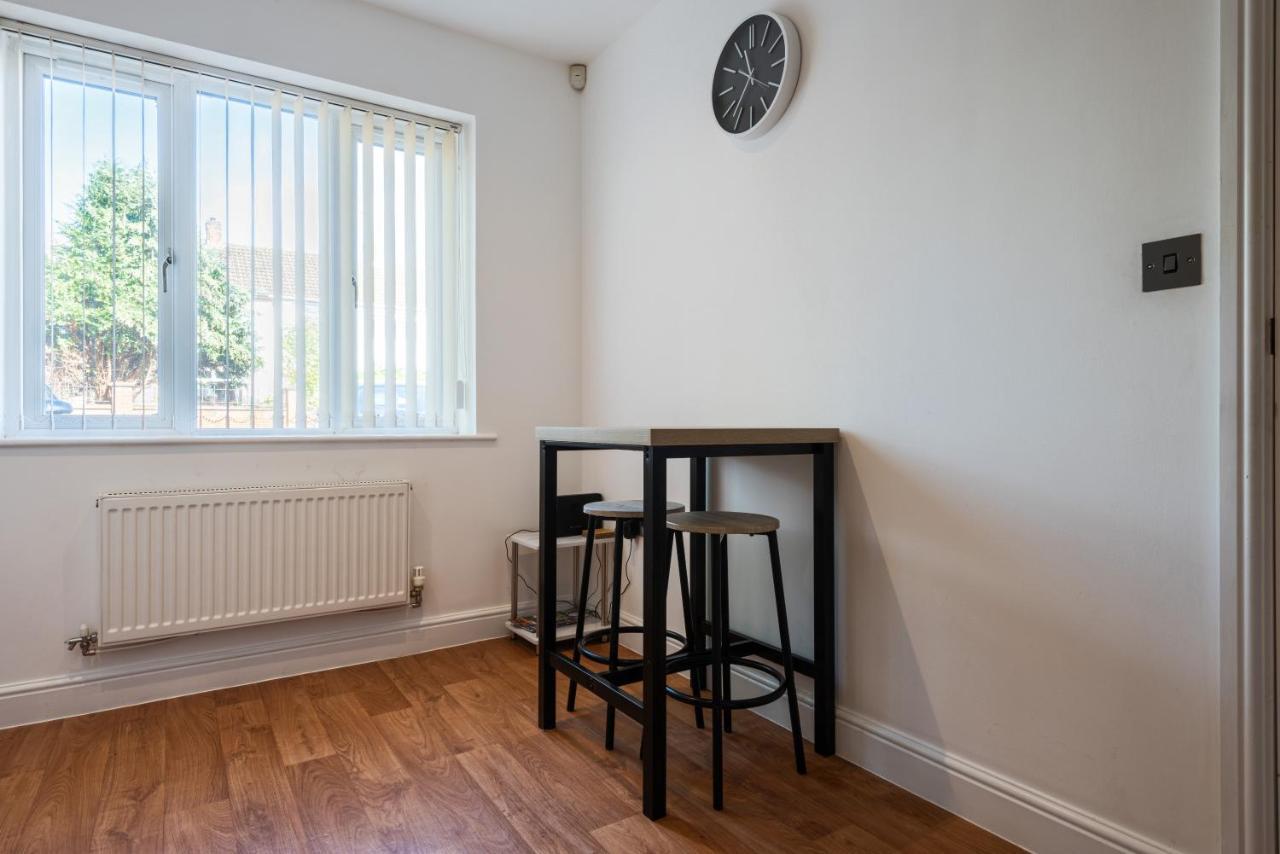 Parking - Spacious - Smart Tv - Self Checkin - Garden - King Derby Zewnętrze zdjęcie