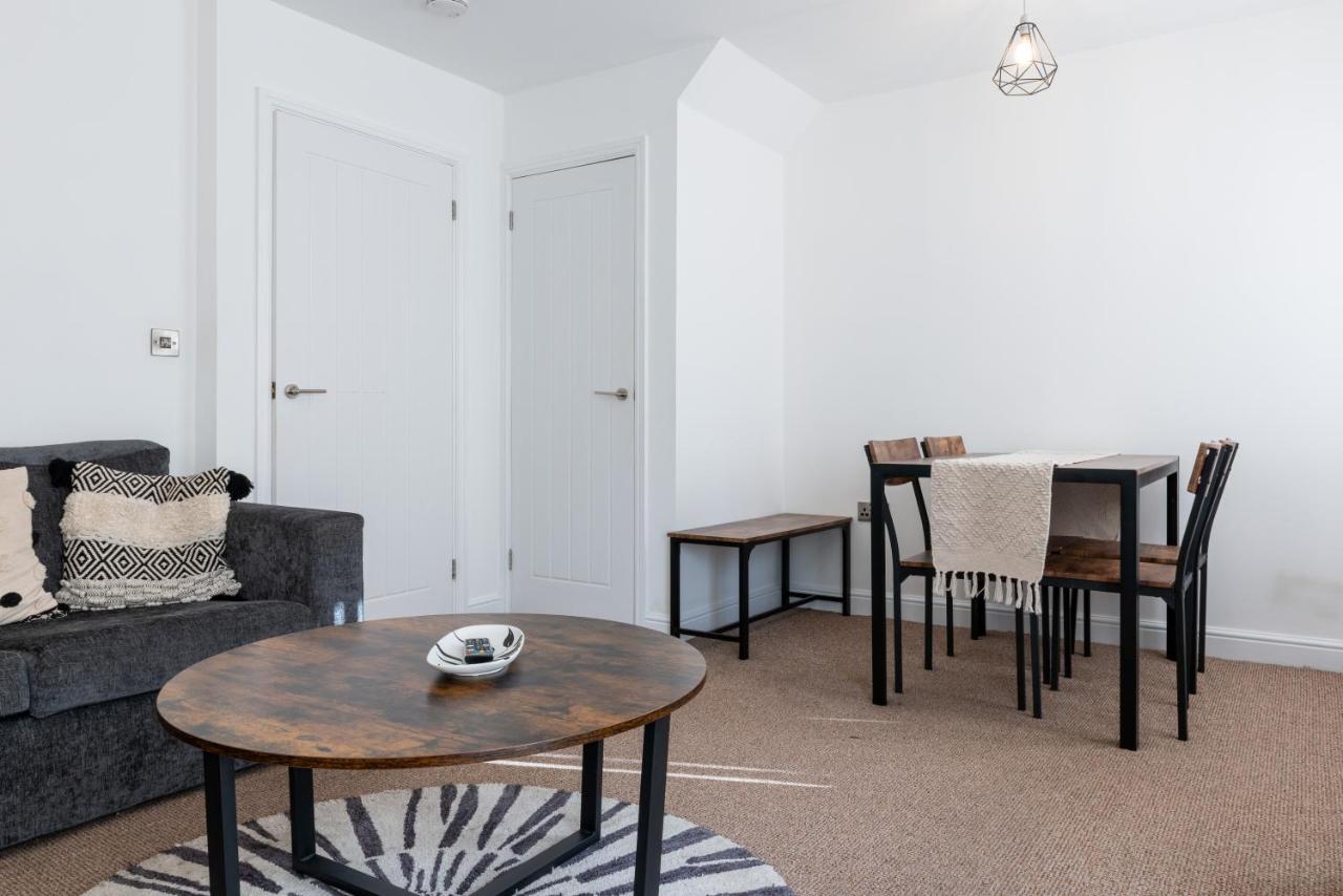 Parking - Spacious - Smart Tv - Self Checkin - Garden - King Derby Zewnętrze zdjęcie