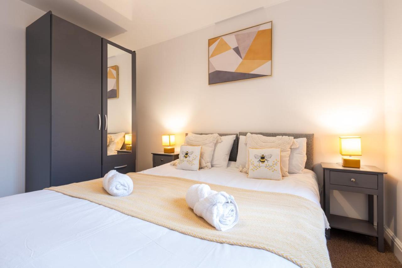 Parking - Spacious - Smart Tv - Self Checkin - Garden - King Derby Zewnętrze zdjęcie