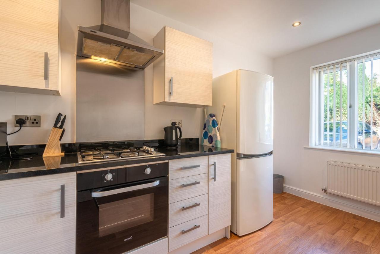 Parking - Spacious - Smart Tv - Self Checkin - Garden - King Derby Zewnętrze zdjęcie