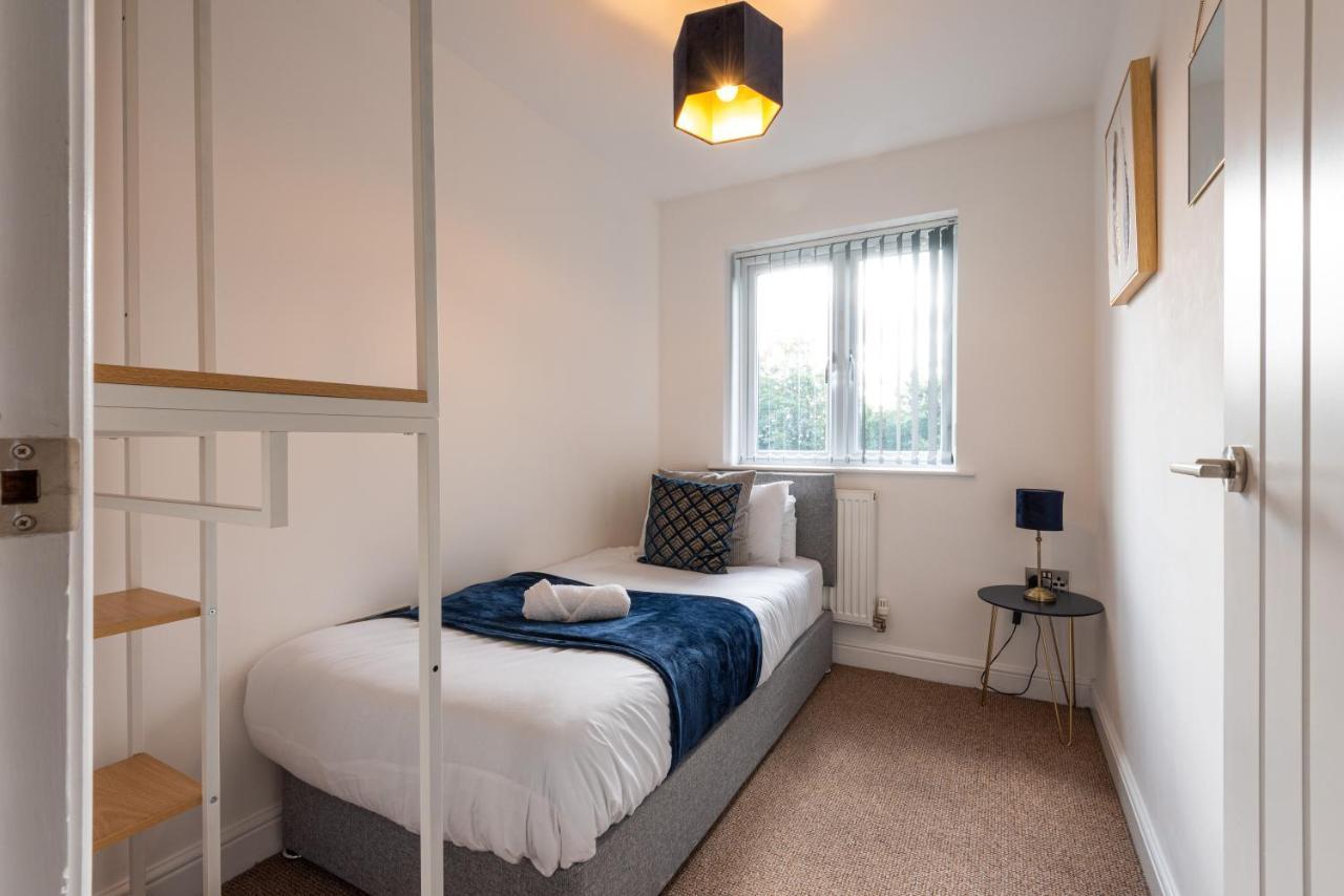 Parking - Spacious - Smart Tv - Self Checkin - Garden - King Derby Zewnętrze zdjęcie